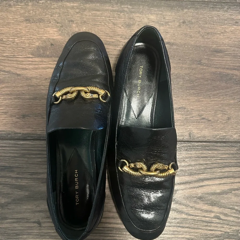 Tory Burch Jessa Black Loafers with Gold Horse - Picture 1 of 5